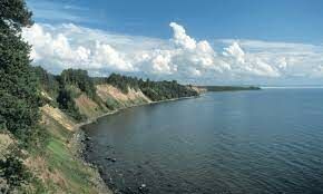 Это озеро питают реки Вытегра, Суна, Андома, Водла и Шуя. Они относятся к бассейну Балтийского моря Атлантического океана.