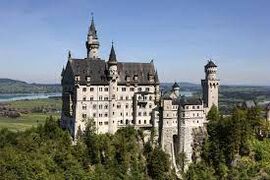 Тест для любителей путешествий: что вы знаете о замках Германии и Франции?