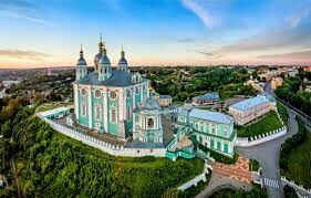   Годом основания этого города принято считать 1703 год. От Москвы до него 373,89 км.