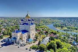 Этот город — один из древнейших в стране. До Москвы от него не так уж и далеко, всего 368,90 км.