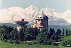 Столица солнечного Дагестана расположена в 1587,36 км от столицы России Москвы.