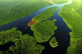 Почему река Оранжевая протекающая в Африке носит такое название?
