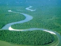 Какая река разделяет две части света?