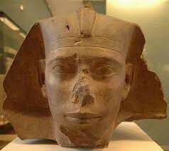  Дружественный Коллегии Богов, шестой фараон I династии Раннего царства Древнего Египта.