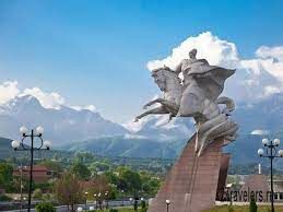 Какой советский город был одновременно столицей Северо-Осетинской и Ингушской республик с 1924 по 1934 год?