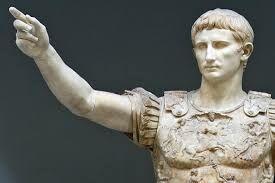 Какой политический союз организовал Цезарь?