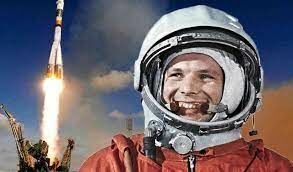 Первым лётчиком-космонавтом на планете стал Юрий Гагарин. На каком корабле он летал в космос?