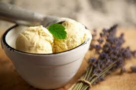 А теперь о ещё более вкусном...В какой стране за 2000 лет до нашей эры уже подавались десерты, отдалённо напоминающие мороженое?