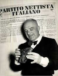 В каком году Коррадо Тедески создал «Национальную партию флорентийского бифштекса»?