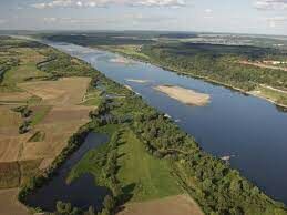 Какая из рек протекает на территории и Молдавии, и Украины?