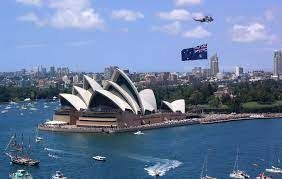В каком штате Австралии расположен Сидней, который является крупнейшим городом государства?