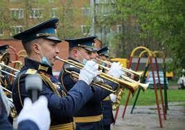   Какой музыкальный инструмент можно заметить в петлицах военнослужащих Военно-оркестровой службы?