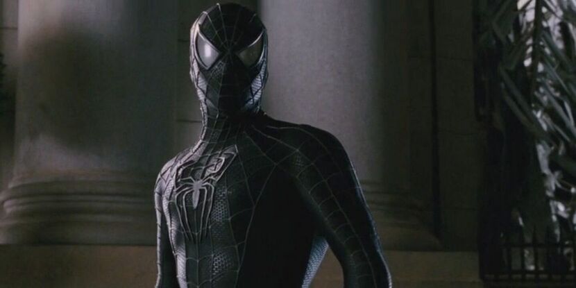 В фильме «Человек-паук 3: Враг в отражении» получил вещь, которая сделала его значительно сильнее, но вместе с этим изменила его личность. О чём идёт речь?
