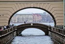 Тест для знатоков Санкт-Петербурга: что вам известно об Эрмитажном и Большом Петровском мостах?