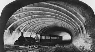 В какой стране впервые построили метро?