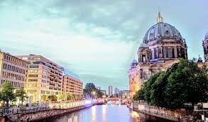 Эта столица западноевропейского государства — один из старейших городов мира. Она на несколько веков старше Лондона и Парижа... 