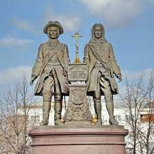  Это памятник основателям столицы данного региона — Василию Татищеву и Вильгельму де Геннину...