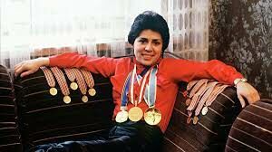  Какая советская спортсменка получила 9 золотых медалей на Олимпийских играх?