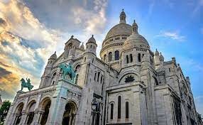Итак, жемчужина Парижа - базилика Сакре-Кёр...В каком районе столицы расположена?