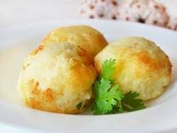 Картофельные клёцки — популярное блюдо в Центральной Европе. Готовят его и в Швеции. Как оно называется у шведов?