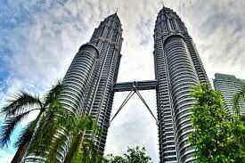 Как переводится название столицы Малайзии Куала-Лумпур?