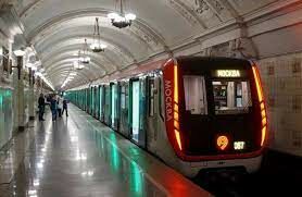   С 1935 года в Москве работает метрополитен. Является ли он первым в России?