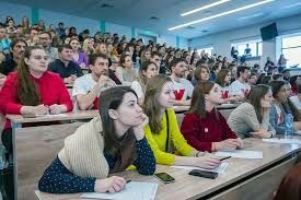   С 2004 года в России ежегодно проходит Тотальный диктант. Обязательно ли участие в нём школьников младших и средних классов?