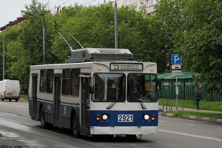 За что   убрали троллейбусы в Москве?