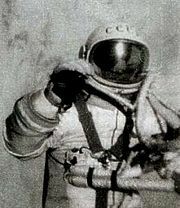 Этот космонавт первым вышел в открытый космос 18 марта 1965 года